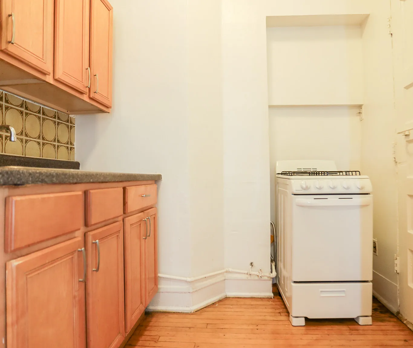 Studio, $1,275 — Photo 2