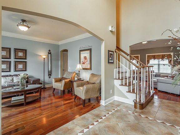 2nd image of 2609 Winter Garden Dr