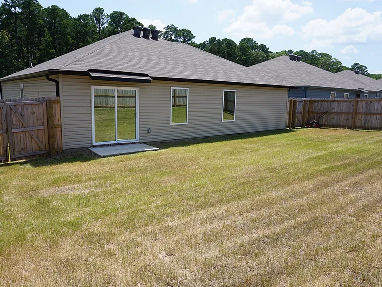 1487 Meadows Dr — Photo 36