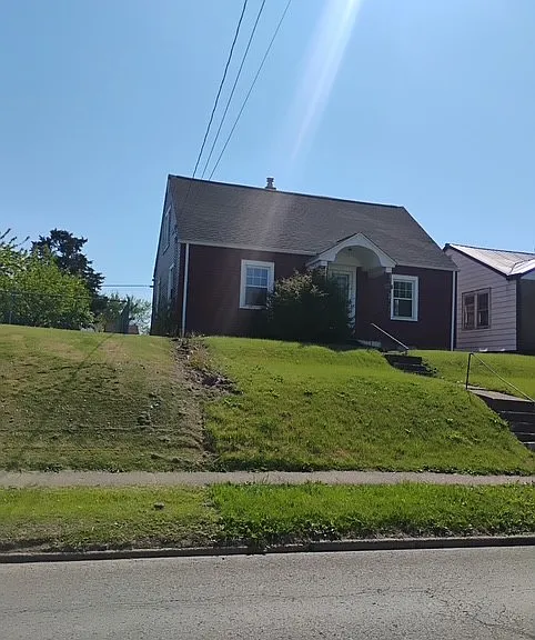 782 Pine St — Photo 1