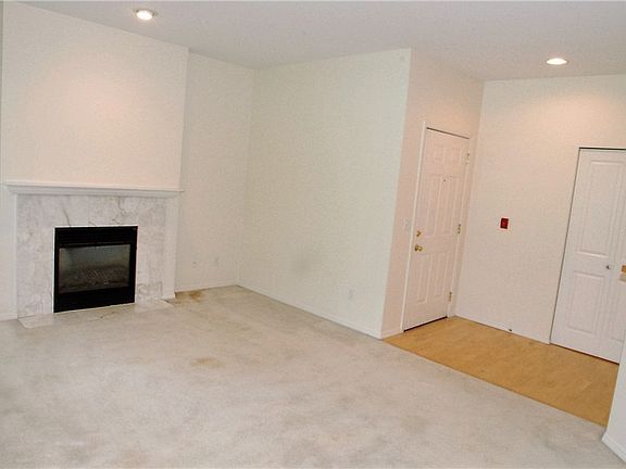 4th image of 23766 SE Summerhill Ln #36