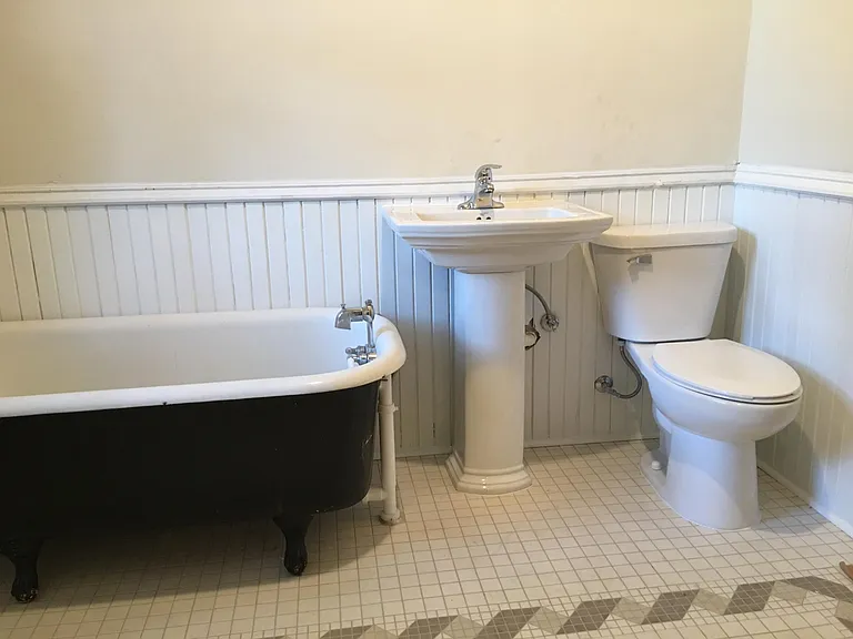 481 Dayton Ave #B — Photo 2