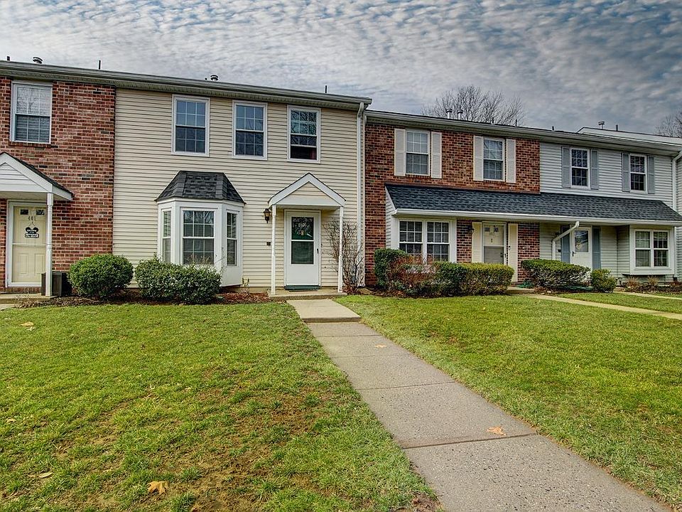 1st image of 402 McDowell Dr