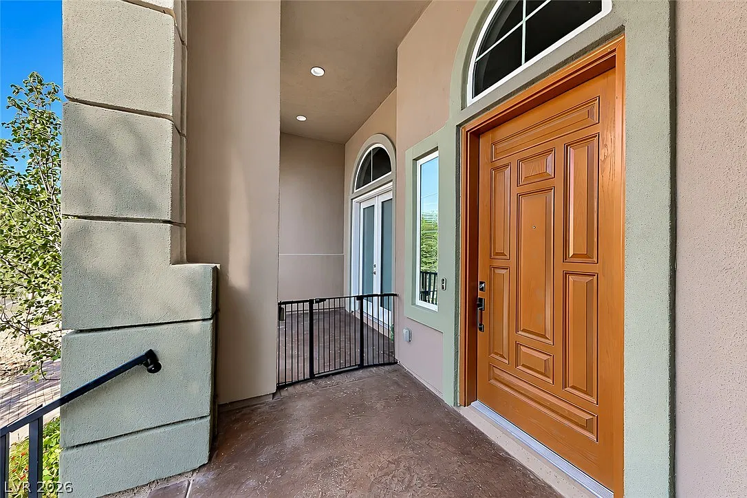 2 bed, 2.5 bath, 1634 sqft, $2,800 — Photo 3