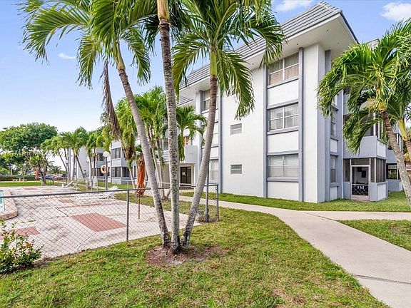 4th image of 6707 NW 169th St APT A110