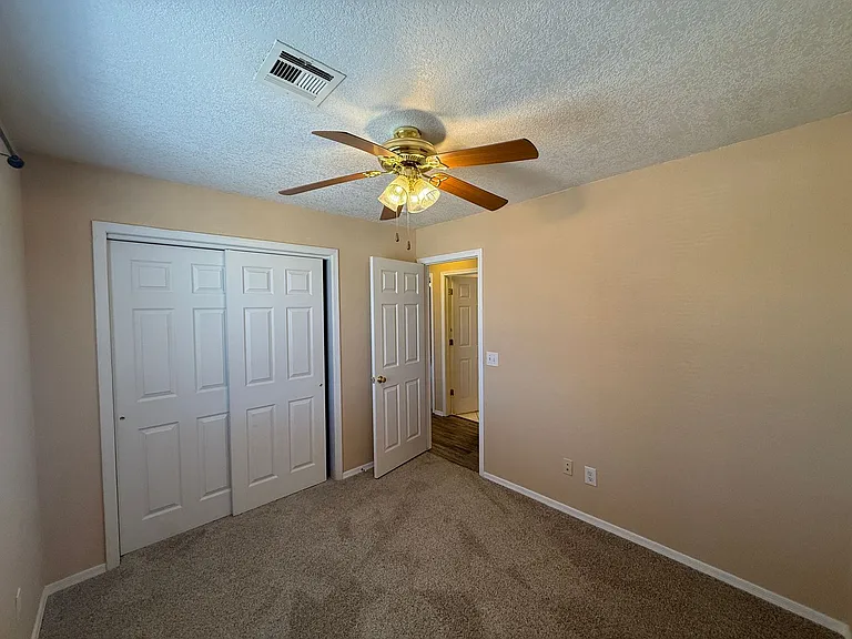 3468 Calumet Ave — Photo 5