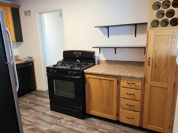 4th image of 2037 S Milwaukee St