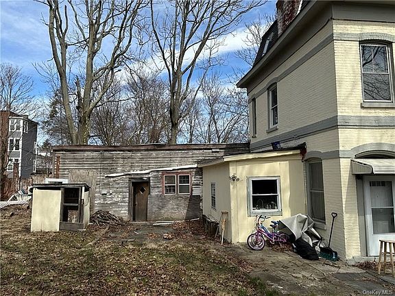 3rd image of 131 N Miller St