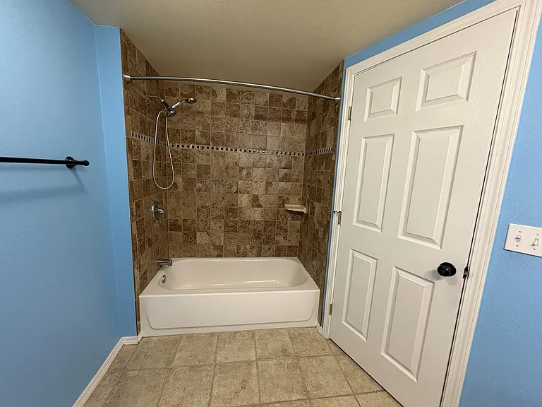 4138 W G St — Photo 10