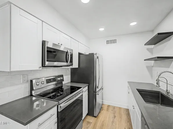 5631 S BOUNTY Court #B, Tempe, AZ 85283