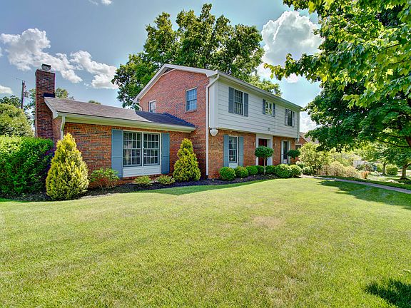 3rd image of 451 White Oak Dr