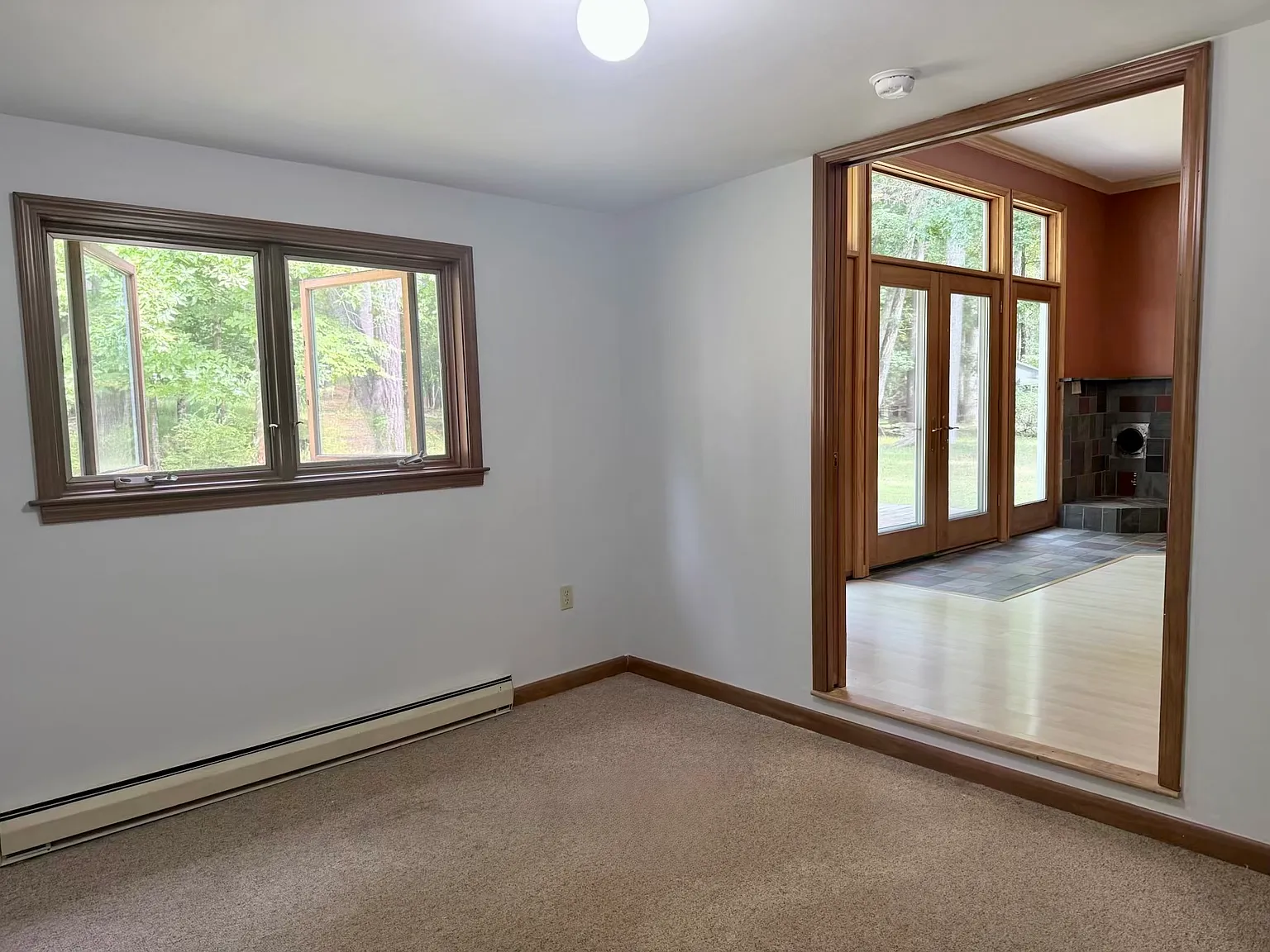 3 bed, 1200 sqft, $3,300 — Photo 4
