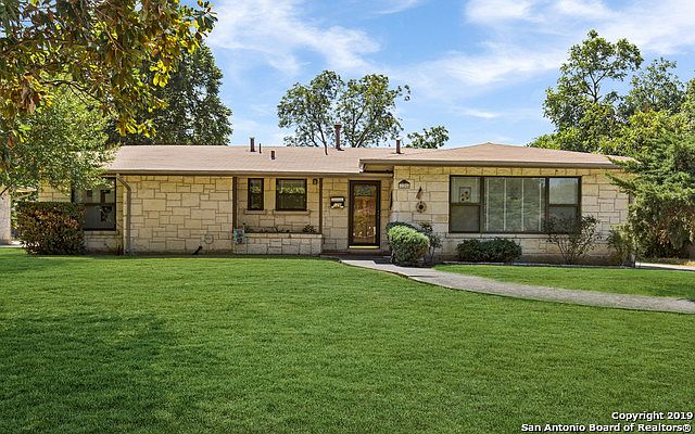 1st image of 126 Beverly Dr