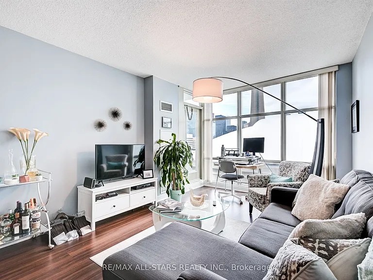 10 Navy Wharf Ct #2307 — Photo 2