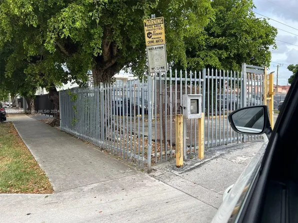 1560 W 46th St #236, Hialeah, FL 33012