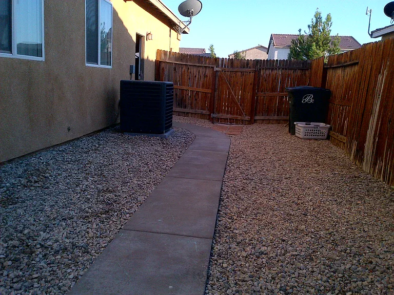 3207 Summer Breeze Ave — Photo 15