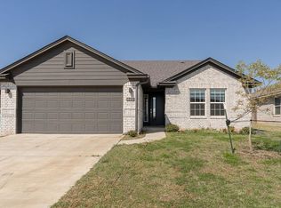 401 Nest Dr, Yukon, OK 73099