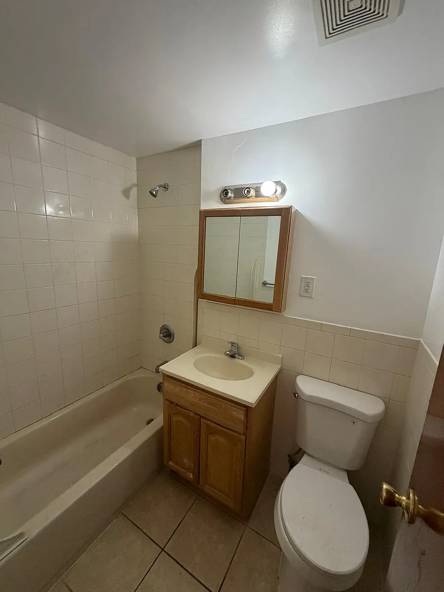 Building Photo - 1503 Stuyvesant Ave #1