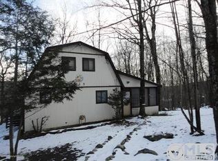 278 Saunders Dr, Bushkill, PA 18324