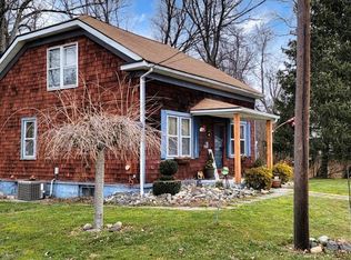 30 Howe Rd, Hudson, NY 12534