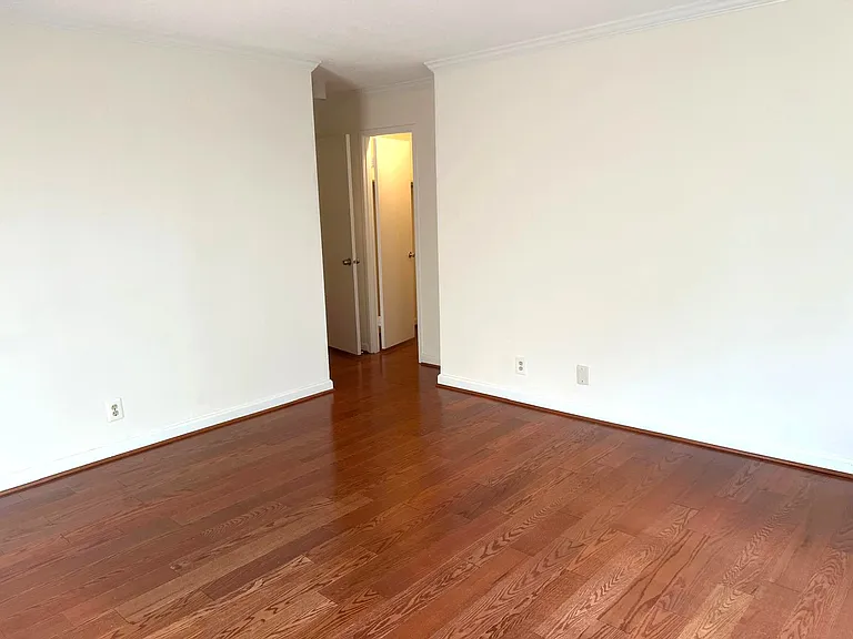 8370 Greensboro Dr #216 — Photo 17