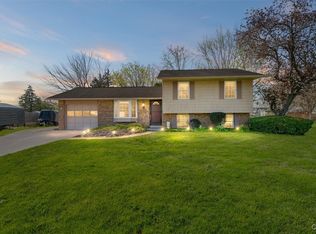 8010 Bamm Hollow Rd, Clay, NY 13041