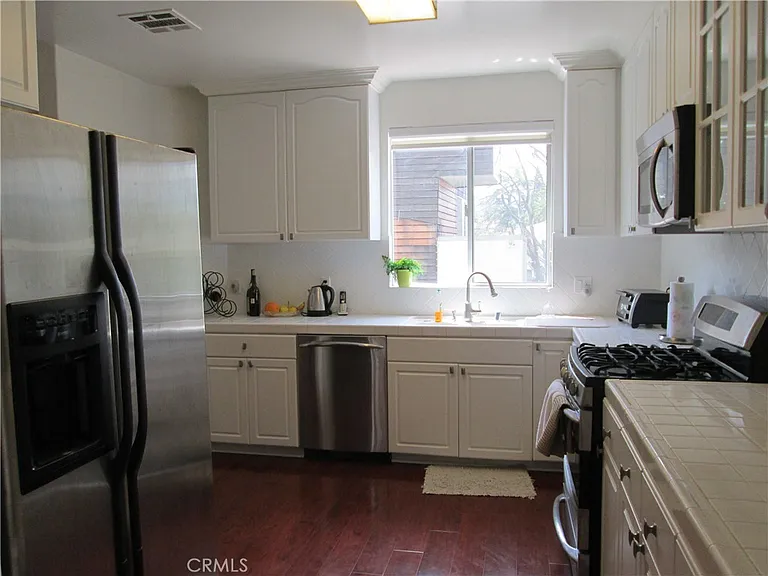 2345 Montrose Ave #5 — Photo 17