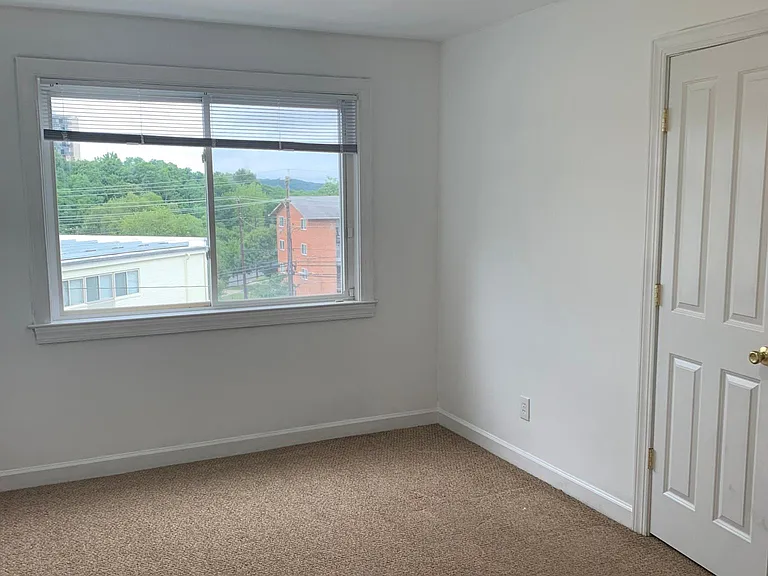 721 Brandywine St SE #104 — Photo 6
