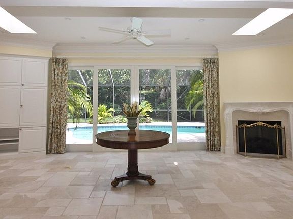 4th image of 1820 Pelican Way