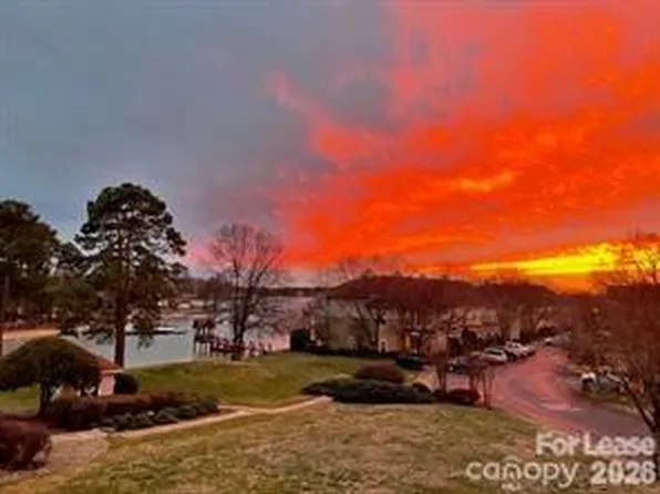 17919 Kings Point Dr APT E, Cornelius, NC 28031