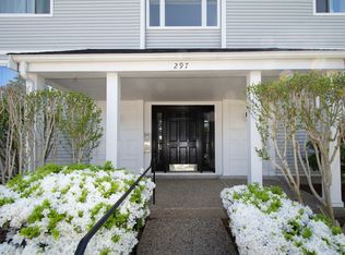 297 Temple St #21, West Roxbury, MA 02132
