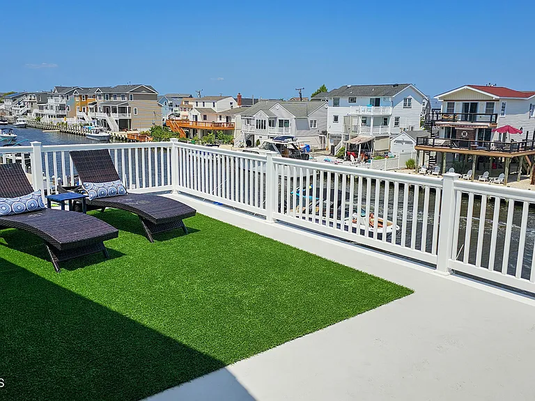 1386 Paul Blvd — Photo 31