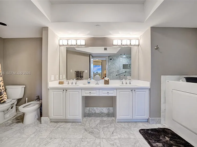 3600 Yacht Club Dr #904 — Photo 40