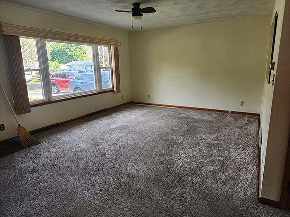2nd image of 866 Fruin Ave