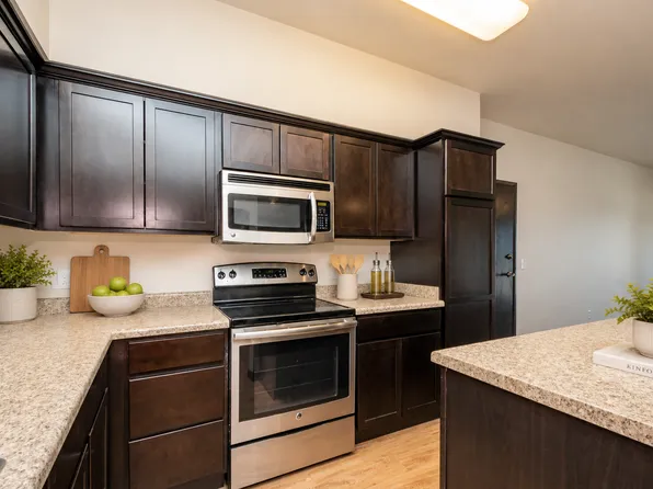 Coral Springs, 2894 Coral Ct APT 302, Coralville, IA 52241
