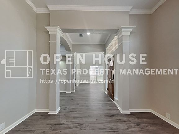 3rd image of 18803 Racquet Sports Way