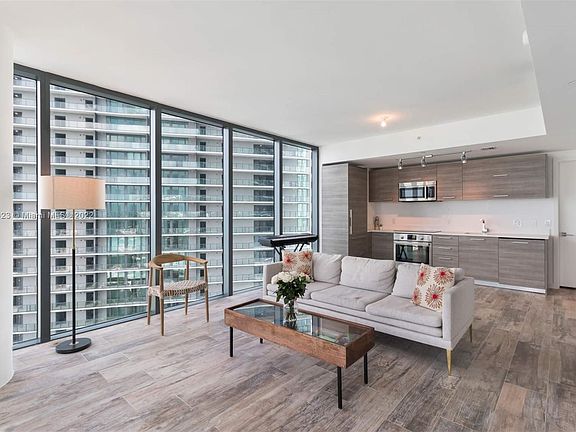 2nd image of 650 NE 32nd St Unit 3908