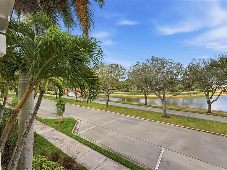 8108 Josefa Way — Photo 21