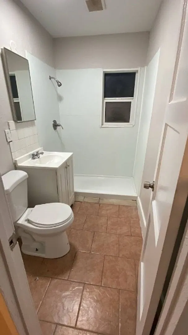 573 Gleason Street — Photo 3