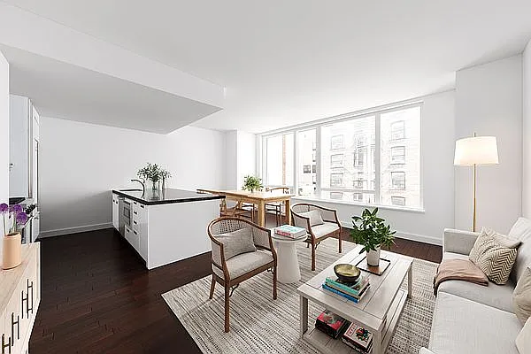 261 W 28th St APT 4E photo 1