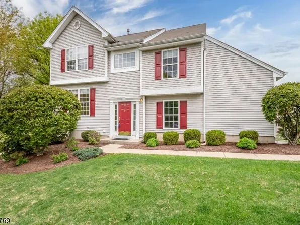 60 Brock Ln, Hackettstown, NJ 07840