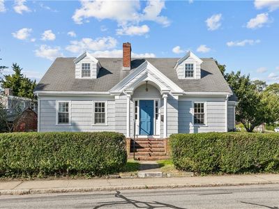 52 Bliss Rd, Newport, RI, 02840