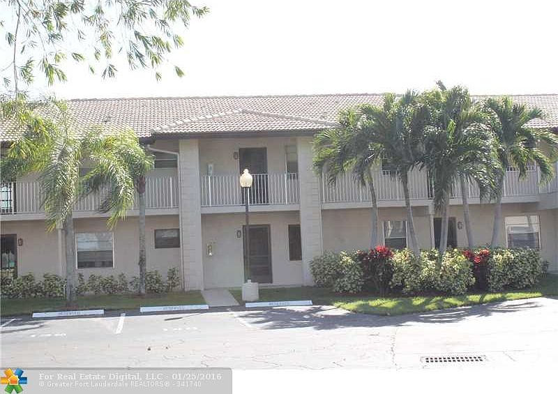 1st image of 5521 Lakeside Dr APT 204