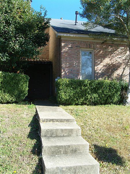 2nd image of 5727 Worchester Dr