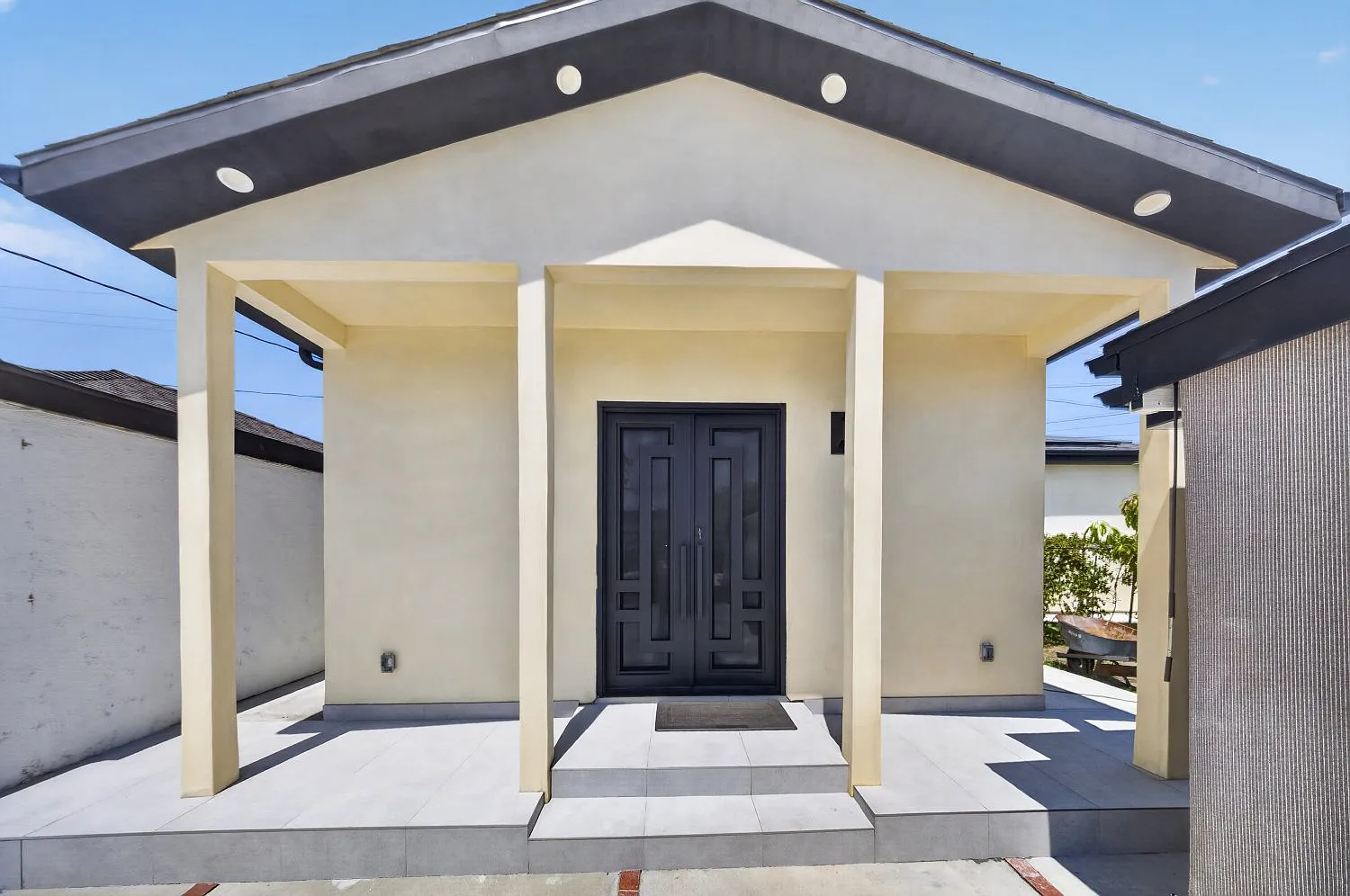 3 bed, 1500 sqft, $3,700 — Photo 1