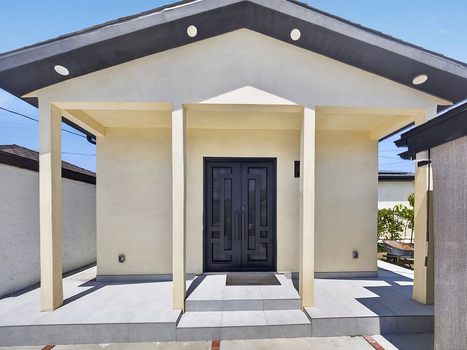1st image of 10843 Cantara St