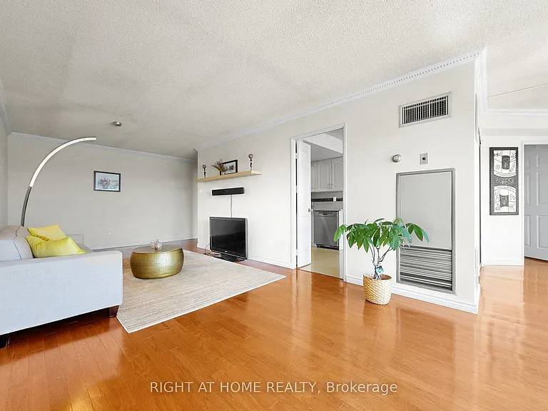 7805 Bayview Ave #1120 — Photo 12