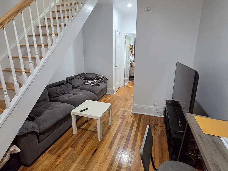 233 E 3rd St #2G — Photo 3