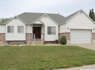 1208 S 2000 W, Syracuse, UT 84075