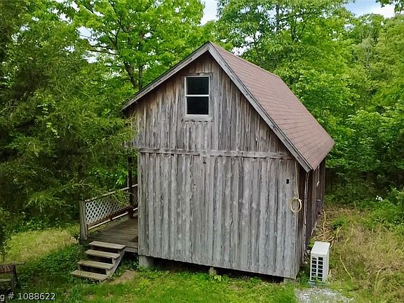3rd image of 531 Osbourne Rd